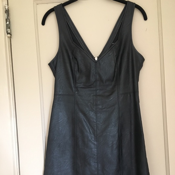 MINKPINK faux leather black sheath dress! - Picture 4 of 6
